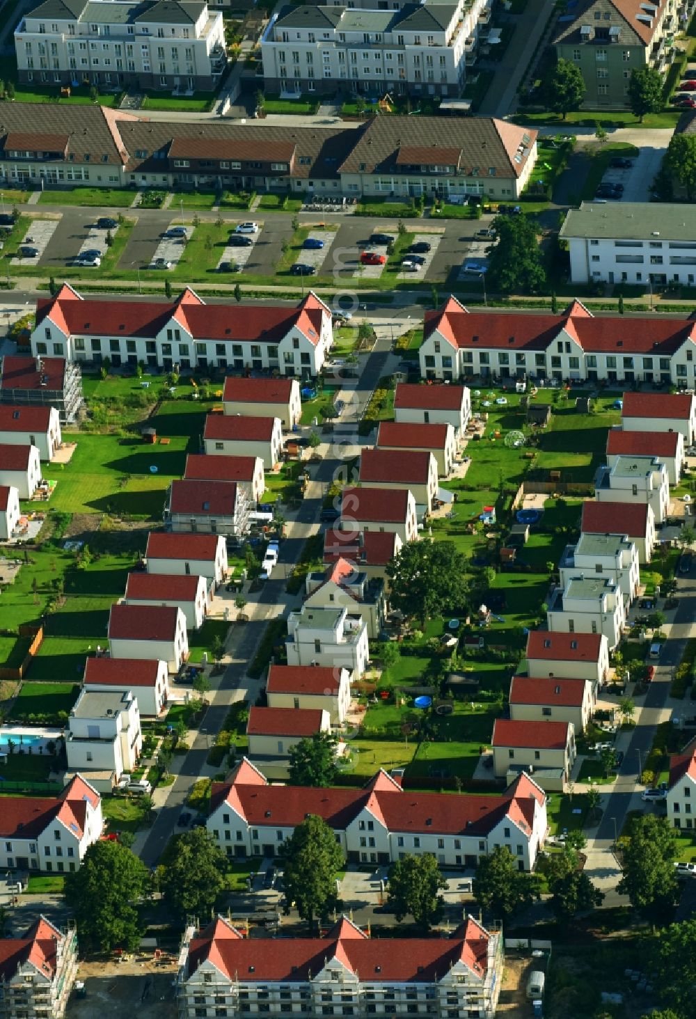 Berlin from the bird's eye view: New multi-family residential complex Vietacher corner Zwieseler Strasse in the district Karlshorst in Berlin