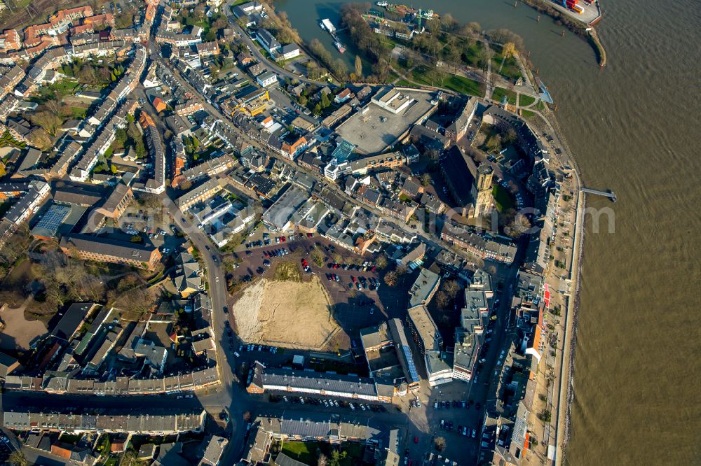 Aerial image Emmerich am Rhein - Construction site to build a new multi-family residential complex vivAtrium on street Neumarkt in Emmerich am Rhein in the state North Rhine-Westphalia, Germany