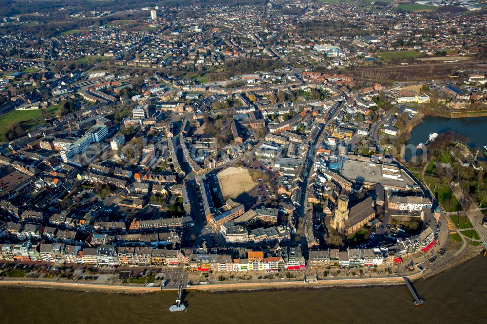 Aerial photograph Emmerich am Rhein - Construction site to build a new multi-family residential complex vivAtrium on street Neumarkt in Emmerich am Rhein in the state North Rhine-Westphalia, Germany