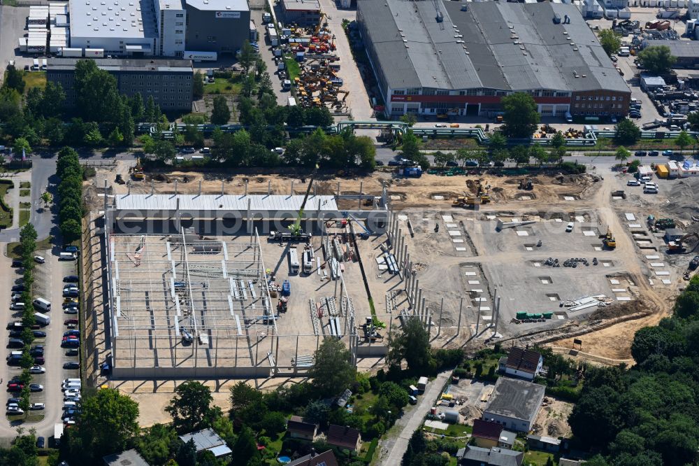 Aerial photograph Berlin - Construction site to build a new multi-family residential complex Weisse Taube between Ferdinand-Schultze-Strasse, Plauener Strasse and Landsberger Allee in the district Hohenschoenhausen in Berlin, Germany