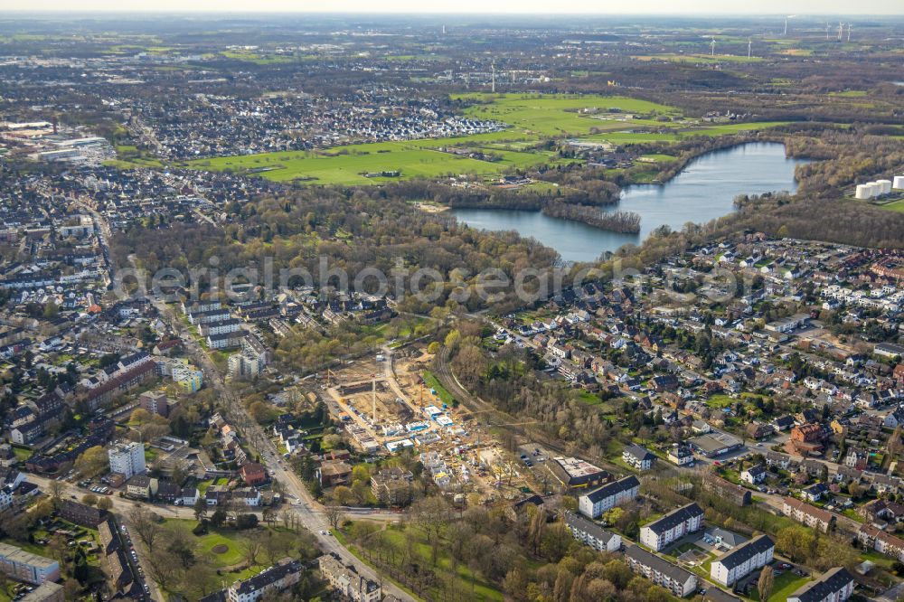 Duisburg from above - Construction site to build a new multi-family residential complex between Schwarzer Weg, Uettelsheimer Weg and Halener Strasse in the district Homberg in Duisburg at Ruhrgebiet in the state North Rhine-Westphalia, Germany