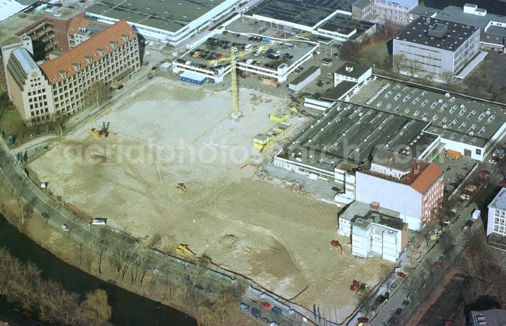 Aerial photograph Berlin - Charlottenburg - Neubau der Mercedes-Benz Niederlassung am Salzufer in Berlin-Charlottenburg.