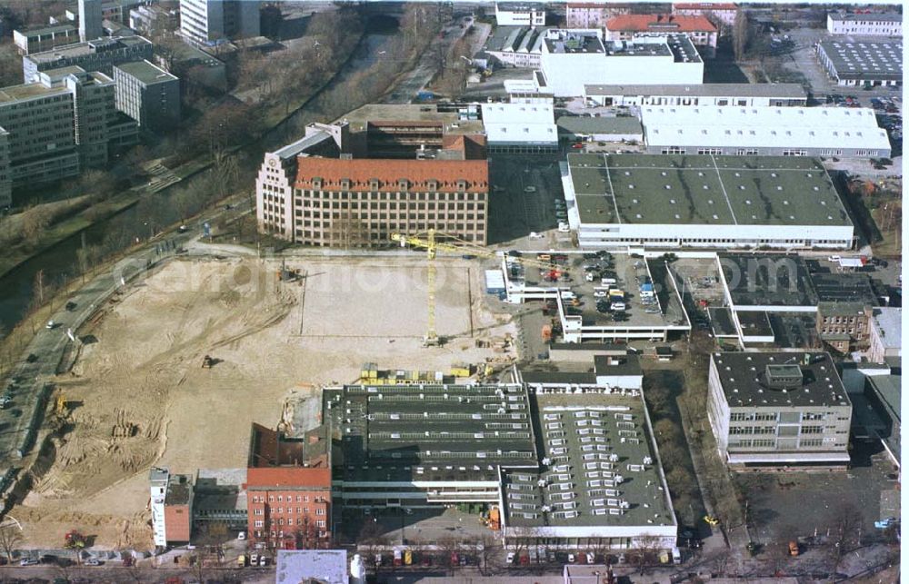 Berlin - Charlottenburg from above - Neubau der Mercedes-Benz Niederlassung am Salzufer in Berlin-Charlottenburg.