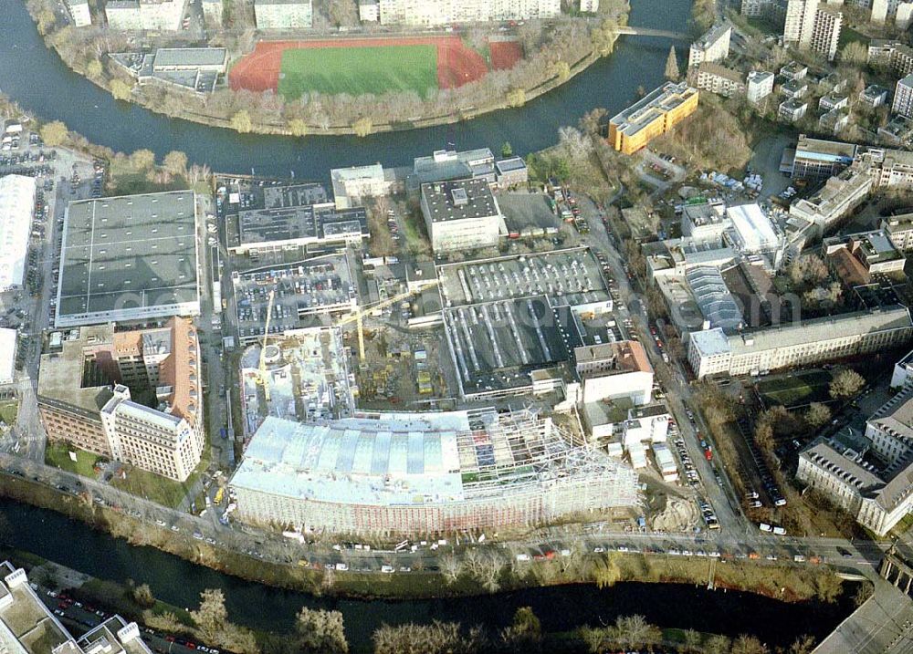 Berlin - Charlottenburg from above - Neubau der Mercedes-Menz Niederlassung Am Salzufer in Berlin - Charlottenburg.