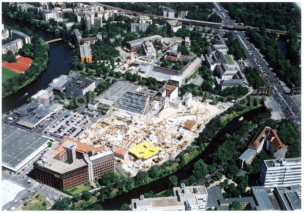 Aerial image Berlin - Charlottenburg - Neubau der MERCEDES-Niederlassung Am Salzufer in Berlin-Charlottenburg.