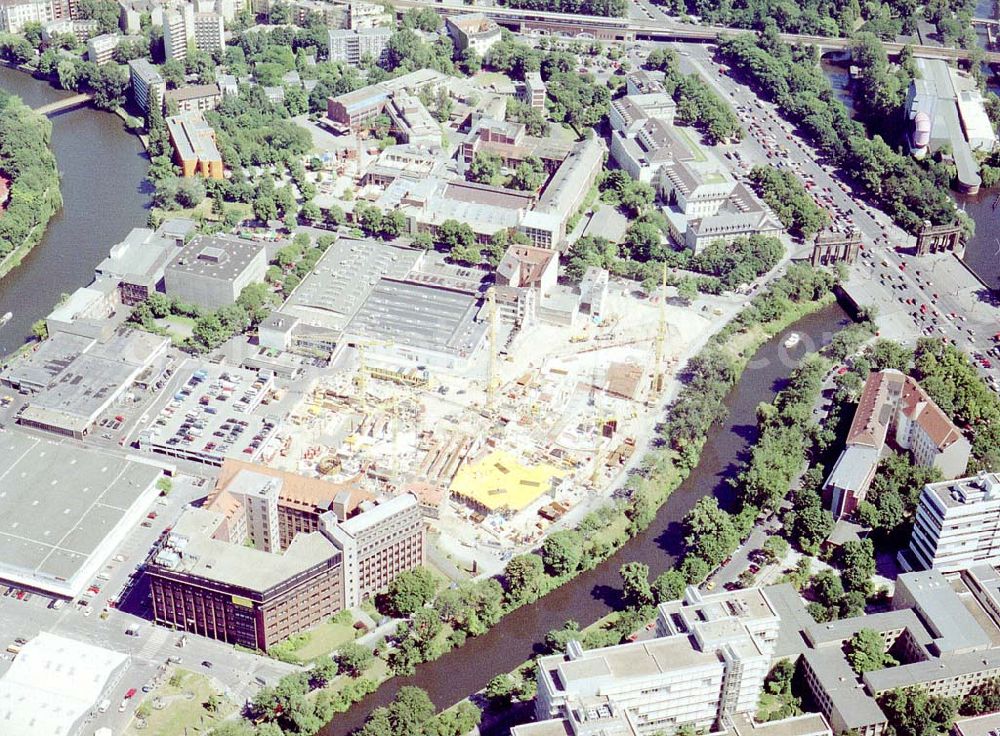 Aerial image Berlin - Charlottenburg - Neubau der MERCEDES-Niederlassung Am Salzufer in Berlin-Charlottenburg.