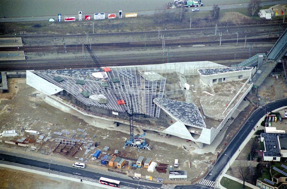 Aerial photograph Wolfsburg - Construction site of Museum building ensemble Phaeno Science Center on Willy-Brandt-Platz in the district Stadtmitte in Wolfsburg in the state Lower Saxony, Germany