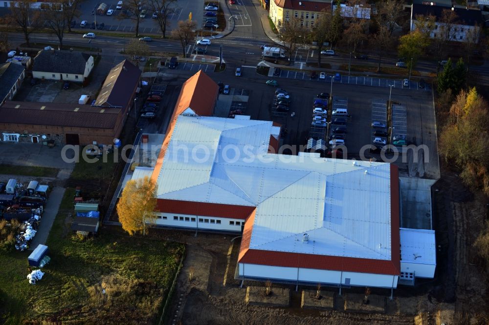 Werneuchen from the bird's eye view: Construction of the local ALDI- shopping center on the B 158 in Werneuchen in Brandenburg