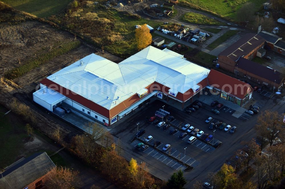 Werneuchen from the bird's eye view: Construction of the local ALDI- shopping center on the B 158 in Werneuchen in Brandenburg