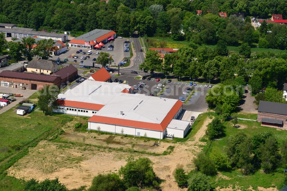 Werneuchen from above - Construction of the local ALDI- shopping center on the B 158 in Werneuchen in Brandenburg