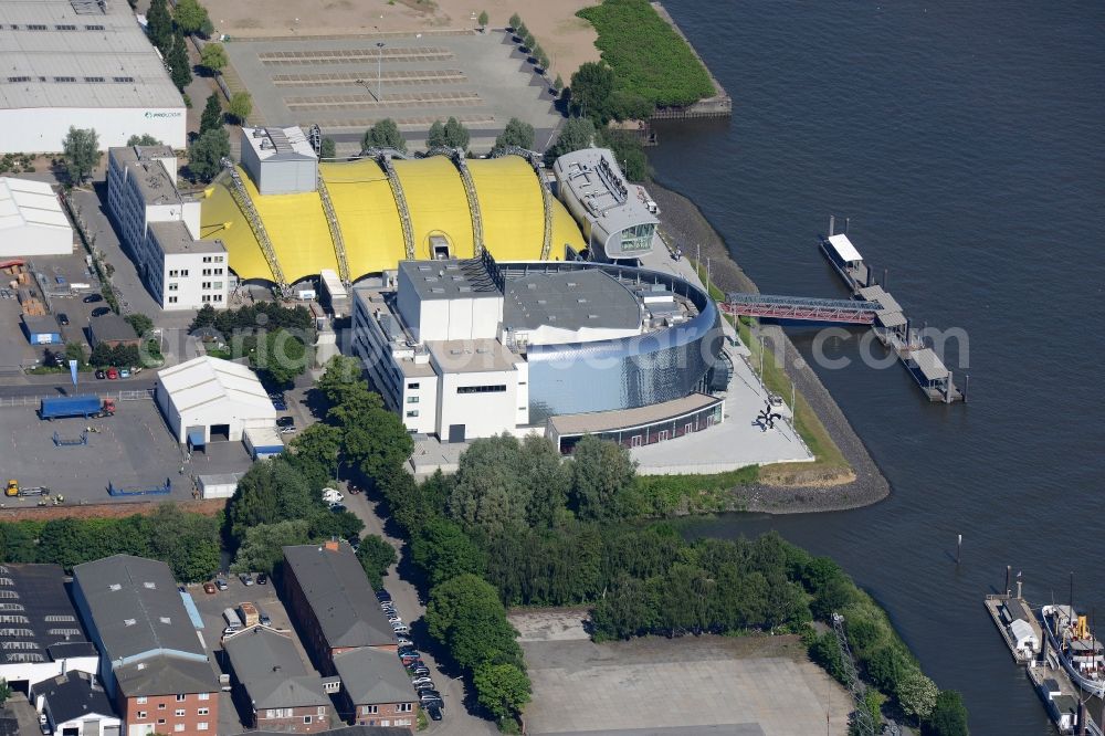 Hamburg from above - Building of the new Musical Theatre, Stage entertainment on the banks of the Elbe in Hamburg Steinwerder