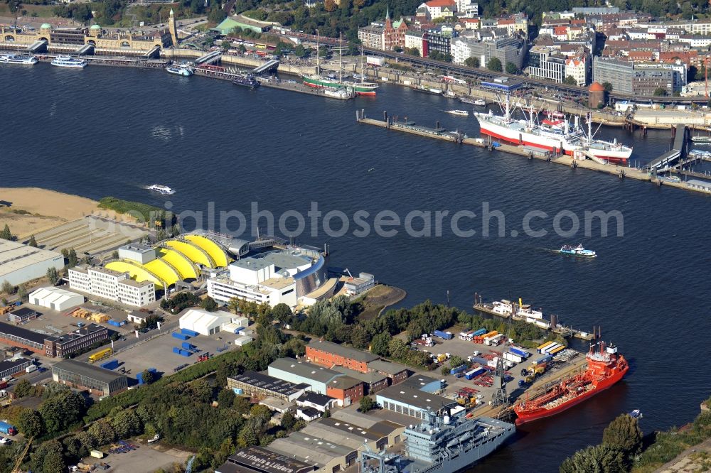 Aerial photograph Hamburg - Building of the new Musical Theatre, Stage entertainment on the banks of the Elbe in Hamburg Steinwerder