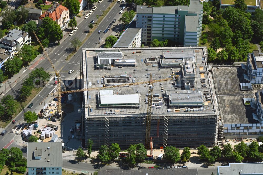 Berlin from the bird's eye view: Construction site for a new extension to the hospital grounds Vivantes Klinikum Neukoelln on street Rudower Chaussee in the district Neukoelln in Berlin, Germany