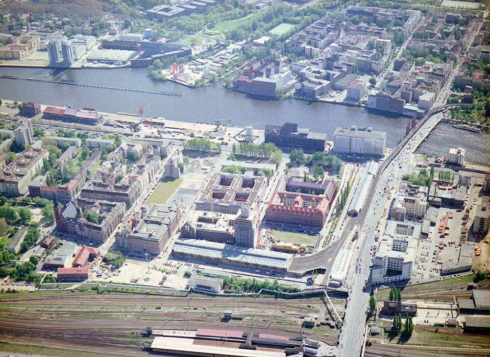 Berlin - Friedrichshain from the bird's eye view: Neubau der Oberbaum-City in Berlin-Friedrichshain.