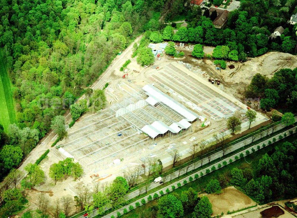 Aerial image Hoppegarten - Neubau des Pflanzen - Kölle - Marktes auf dem Gelände des ehem. DDR-Staatszirkus an der B1 in Hoppegarten - Süd