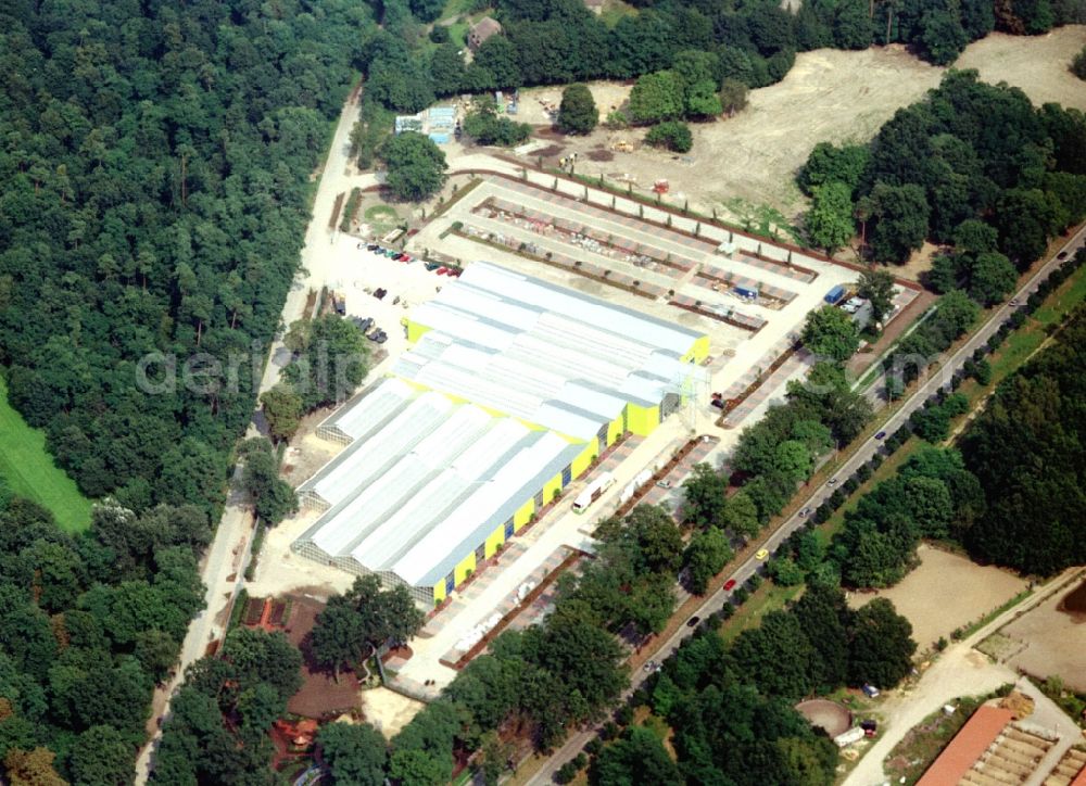 Aerial image Hoppegarten / Brandenburg - Neubau des Pflanzen - Kölle - Marktes auf dem Gelände des ehem. DDR-Staatszirkus an der B1 in Hoppegarten - Süd.