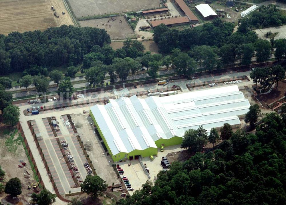 Hoppegarten / Brandenburg from above - Neubau des Pflanzen - Kölle - Marktes auf dem Gelände des ehem. DDR-Staatszirkus an der B1 in Hoppegarten - Süd