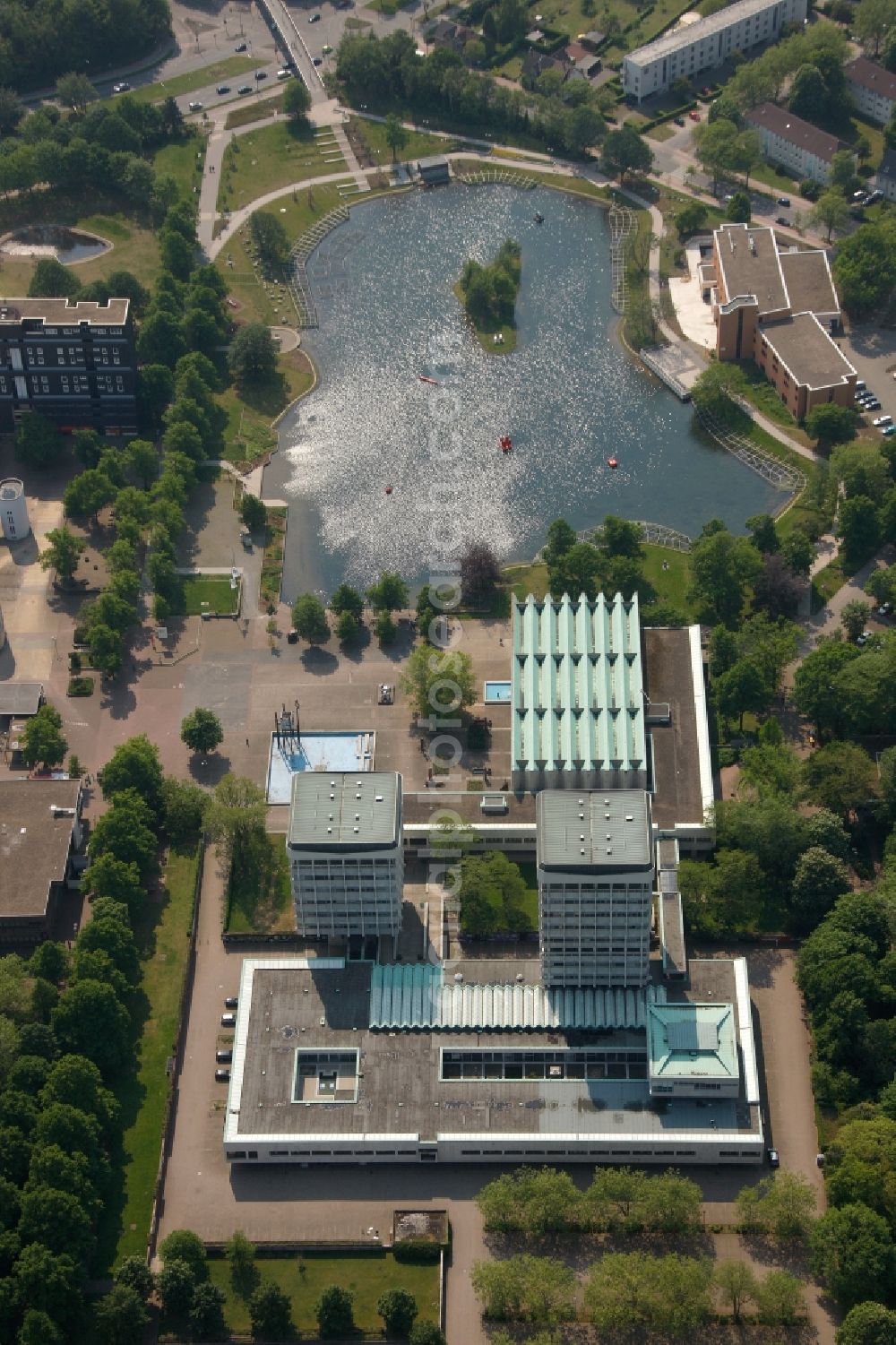 Aerial photograph Marl - New Town Hall with Rathaussee in Marl in North Rhine-Westphalia