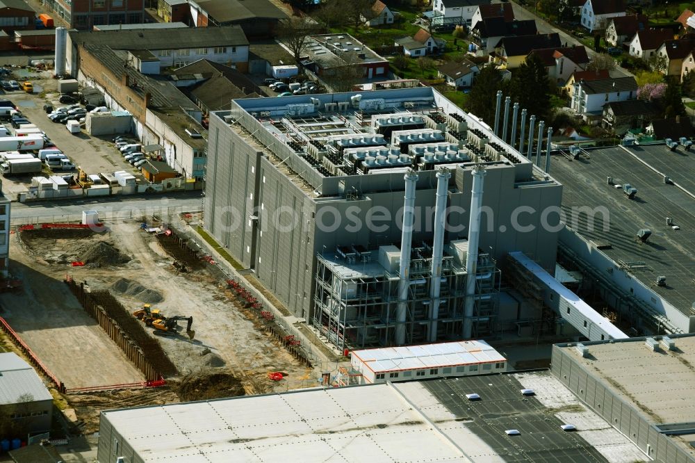 Frankfurt am Main from the bird's eye view: Construction site of data center building and online data processing hub on Friesstrasse - Kruppstrasse in the district Seckbach in Frankfurt in the state Hesse, Germany