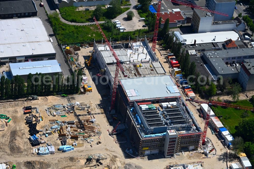 Aerial photograph Berlin - Construction site of data center building and online data processing hub in Marienpark on Lankwitzer Strasse in the district Mariendorf in Berlin, Germany