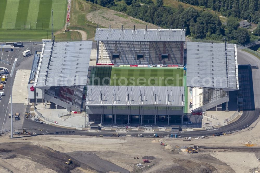 Essen from above - View at the new construction of a soccer stadium in the Hafenstraße in Essen in the federal state North Rhine-Westphalia. The new stadium becomes the home ground of Rot- Weis Essen and will also be used as an event and concert area. The for the construction responsible GVE Grundstücksverwaltung Stadt Essen GmbH has commissioned the Köster GmbH with the operation