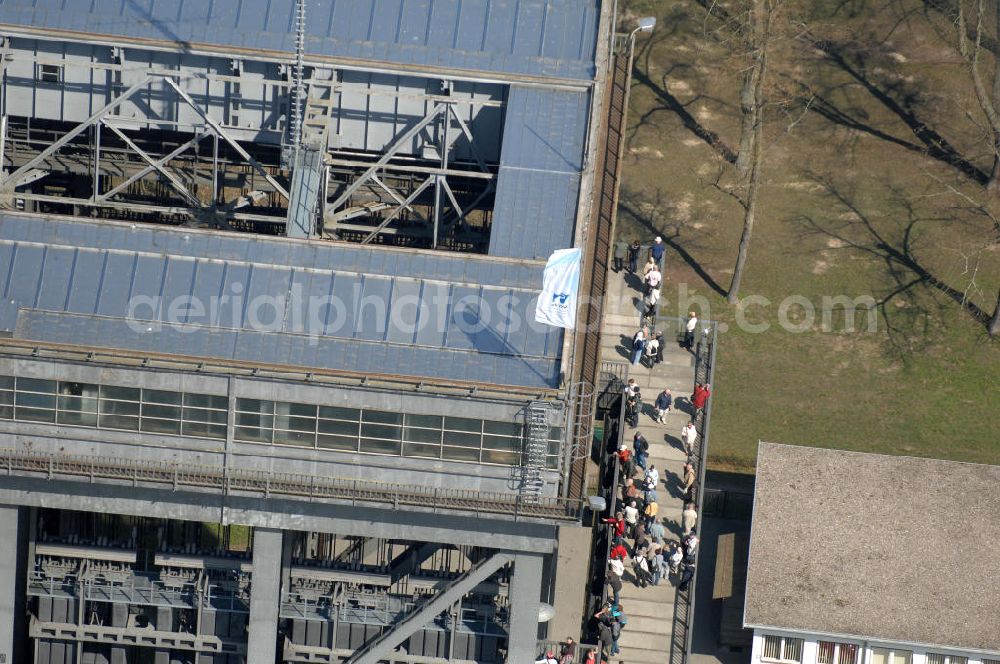 Niederfinow from the bird's eye view: Blick auf den Neubau des Schiffshebewerkes Niederfinow Nord durch die DSD Brückenbau GmbH, die Johann Bunte Bauunternehmung GmbH & Co. KG und die Siemag GmbH. Der Neubau ist erforderlich, weil das alte Schiffshebewerk aus dem Jahr 1934 bald das Ende seiner Lebensdauer erreicht hat. Um die Funktion der Havel-Oder-Wasserstraße aufrechtzuerhalten, muss es daher planmäßig durch einen Neubau ersetzt werden. Look at the new building of the boat lift Niederfinow North Bridge. The new building needed because the old boat lift of 1934 has now reached the end of its life. To maintain the function of the Havel-Oder waterway, it must therefore be replaced by a new building on schedule.