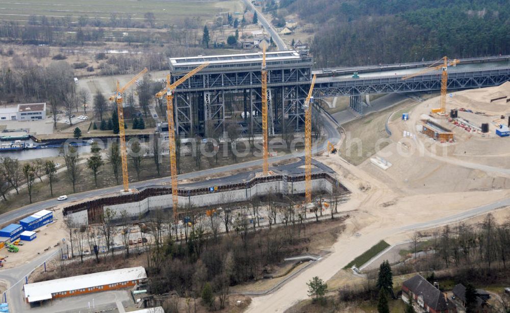 Niederfinow from above - Blick auf die Baustelle des Neubaus des Schiffshebewerkes Niederfinow Nord durch die DSD Brückenbau GmbH, die Johann Bunte Bauunternehmung GmbH & Co. KG , Bilfinger Berger Ingenieurbau GmbH und die Siemag GmbH. Look at the new building of the boat lift Niederfinow North Bridge. The new building needed because the old boat lift of 1934 has now reached the end of its life. To maintain the function of the Havel-Oder waterway, it must therefore be replaced by a new building on schedule.