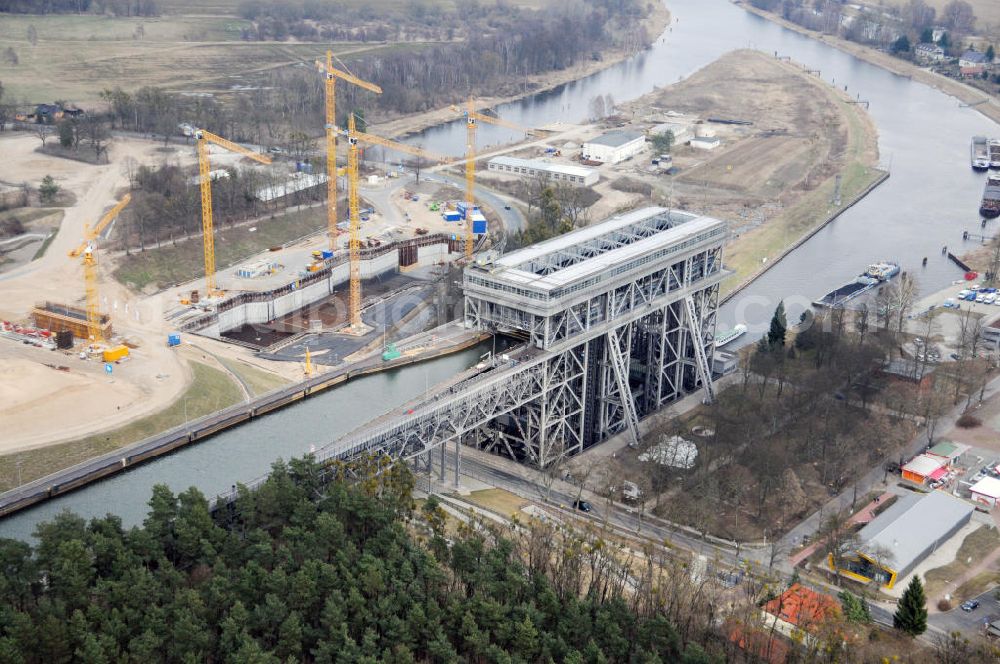 Niederfinow from above - Blick auf die Baustelle des Neubaus des Schiffshebewerkes Niederfinow Nord durch die DSD Brückenbau GmbH, die Johann Bunte Bauunternehmung GmbH & Co. KG , Bilfinger Berger Ingenieurbau GmbH und die Siemag GmbH. Look at the new building of the boat lift Niederfinow North Bridge. The new building needed because the old boat lift of 1934 has now reached the end of its life. To maintain the function of the Havel-Oder waterway, it must therefore be replaced by a new building on schedule.