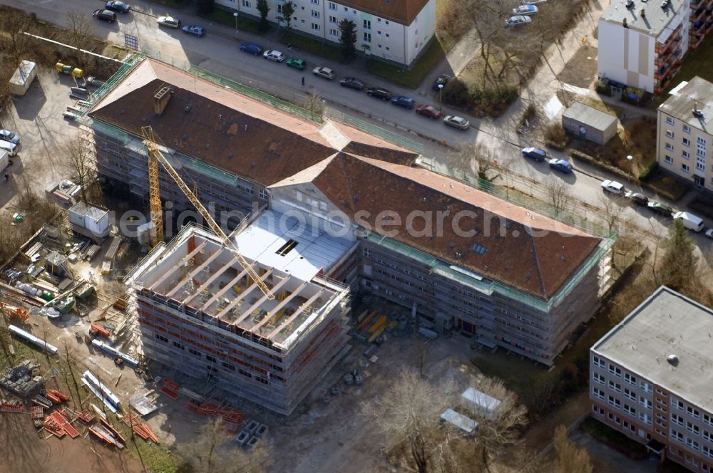 Aerial photograph Berlin - Construction site of school building of the Gebrueder-Montgolfier-Gymnasium on Ellernweg in the district Schoeneweide in Berlin, Germany