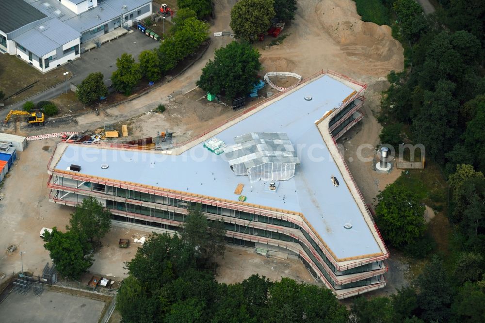 Karlsruhe from the bird's eye view: New construction site of the school building of Bundeswehrfachschule Karlsruhe An of Trift in the district Neureut in Karlsruhe in the state Baden-Wurttemberg, Germany