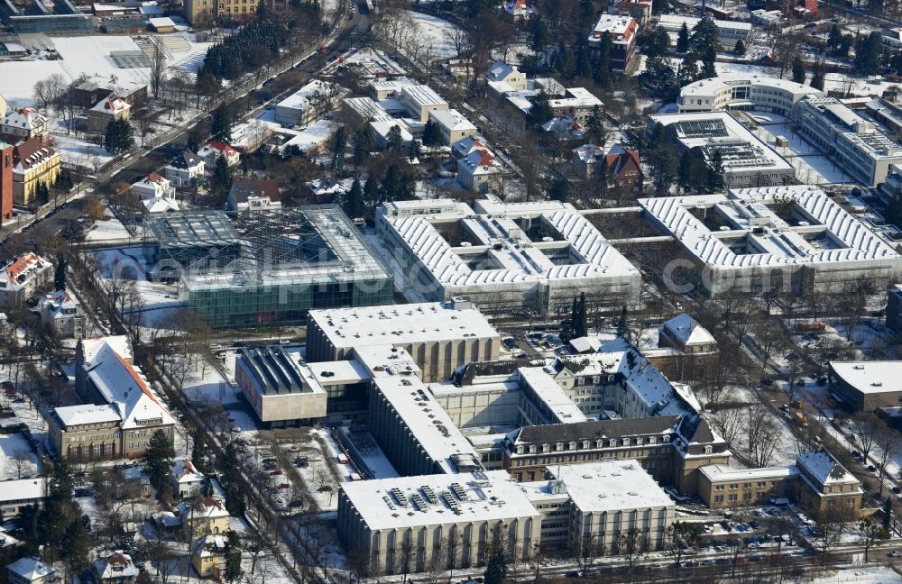 Aerial photograph Berlin - Construction of Seminaris Campus Hotel Berlin in Berlin Dahlem Fabeckstrasse. The Seminaris Campus Hotel Berlin, Science & Conference Center at the Takustrasse created by star architect Helmut Jahn