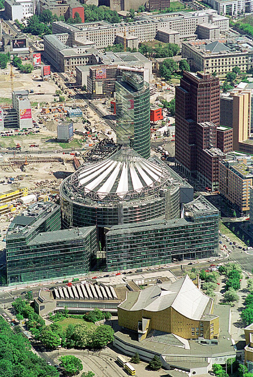 Aerial photograph Berlin Mitte - Office buildings and commercials at the Potsdam Square in the borough Mitte