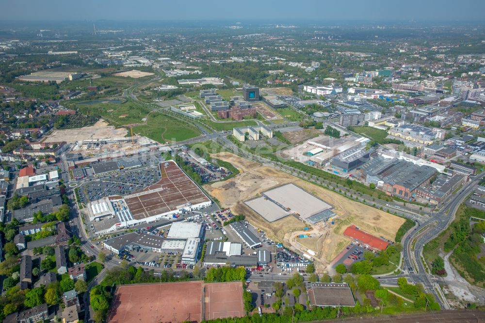 Essen from above - Construction of new Ensemble of sports grounds on Berthold-Beitz-Boulevard in the district Altendorf in Essen in the state North Rhine-Westphalia