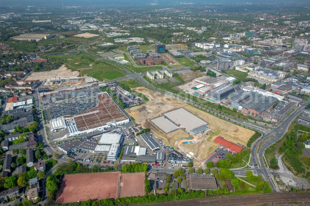 Essen from the bird's eye view: Construction of new Ensemble of sports grounds on Berthold-Beitz-Boulevard in the district Altendorf in Essen in the state North Rhine-Westphalia