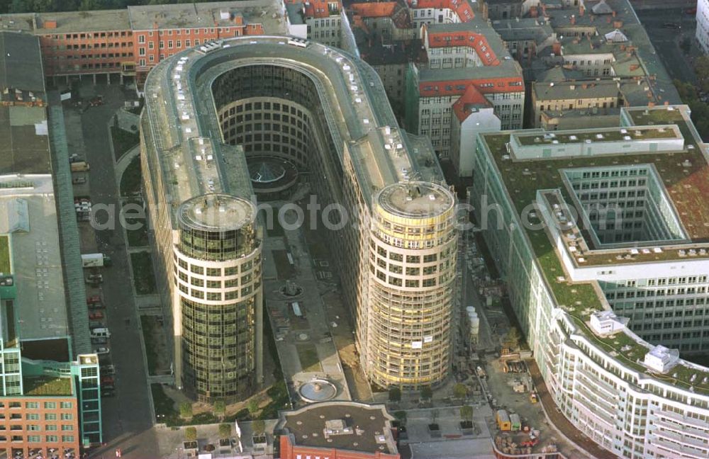 Berlin from the bird's eye view: 02.10.94 Neubau Spree-Bogen in Moabit