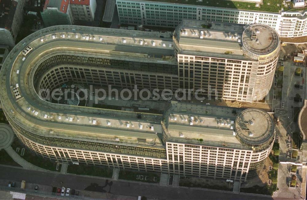 Berlin from the bird's eye view: 02.10.94 Neubau Spree-Bogen in Moabit (Sitz des Innenministeriums)