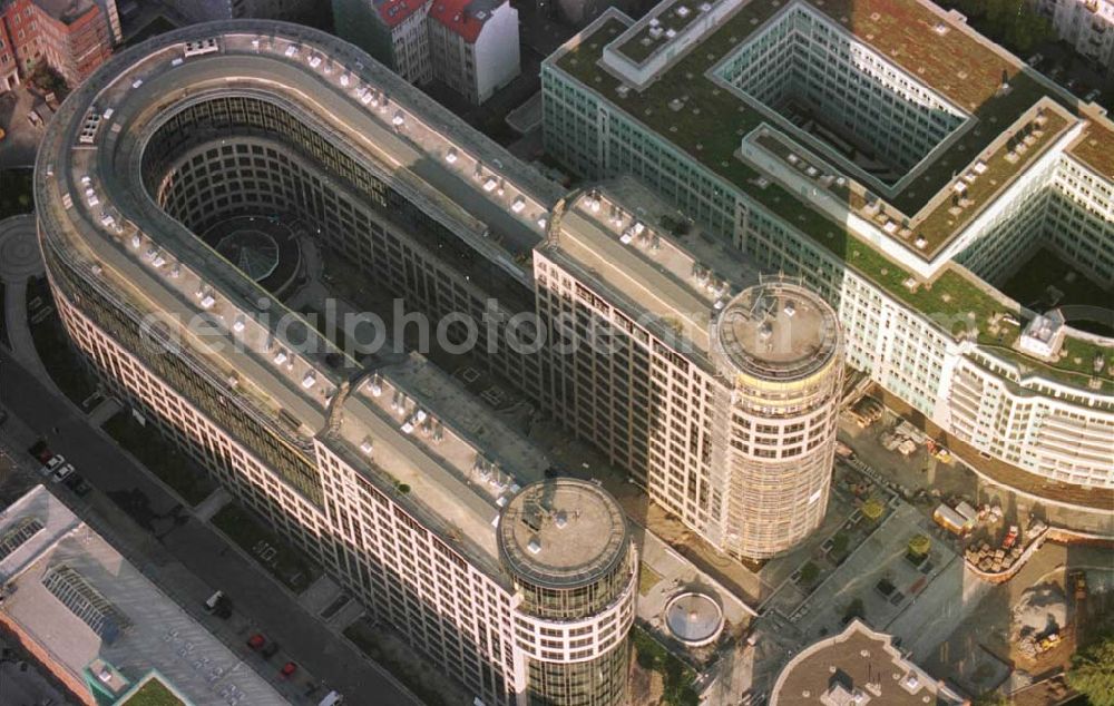 Aerial photograph Berlin - 02.10.94 Neubau Spree-Bogen in Moabit (Sitz des Innenministeriums)