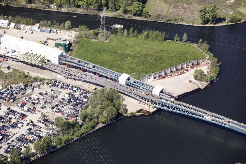 Aerial image Berlin - River - bridge construction over the Spree as part of the South-East-Connection (SOV) in the area of Schoeneweide in Berlin in Germany. The new bridge will connect Koepenicker Landstrasse and Rummelsburger Strasse