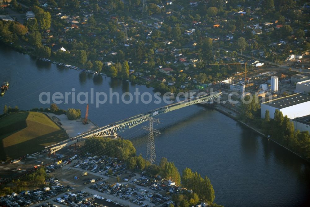 Aerial image Berlin - Construction site Minna Todenhagen Bruecke for the new building of the Spree bridge on the south-east connection (SOV) in Berlin Schoeneweide