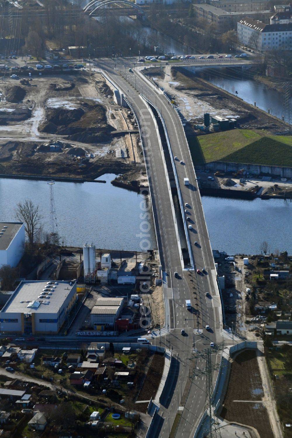 Aerial photograph Berlin - Construction site for the new building of the Spree bridge on the south-east connection (SOV) in Berlin Schoeneweide