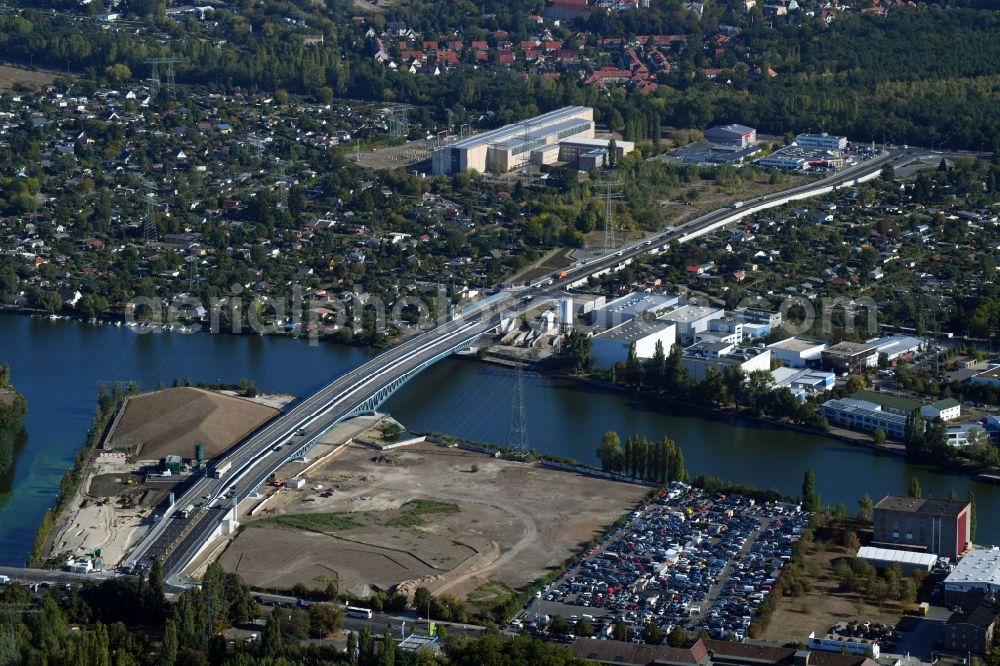 Aerial image Berlin - Construction site for the new building of the Spree bridge on the south-east connection (SOV) in Berlin Schoeneweide