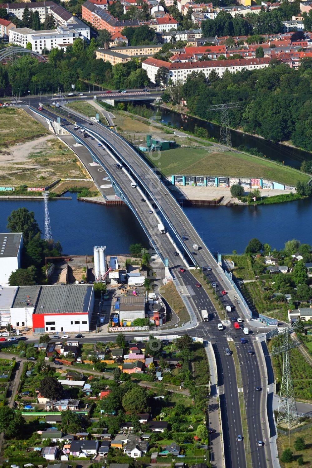 Aerial image Berlin - Construction site for the new building of the Spree bridge on the south-east connection (SOV) in Berlin Schoeneweide