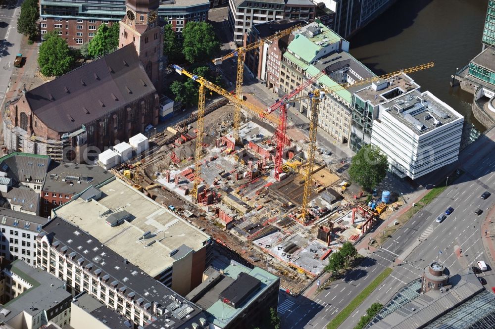 Aerial photograph Hamburg - 08/07/2012 HAMBURG The construction site to build a new urban quarter-residential building in the center of Hamburg-HTP by HOCHTIEF AG Solutions. In the area between the Willy-Brandt-Strasse, the street and New Gröningerstraße Grimm a mixed-use, lively urban district on a former school site