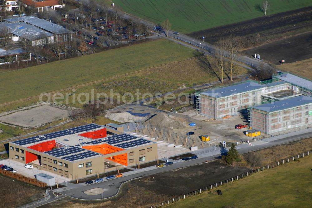 Dachau from the bird's eye view: Blick auf die Baustelle eines Neubau an der Theodor-Heuss-Straße in Dachau. Dachau ist eine Große Kreisstadt im gleichnamigen oberbayerischen Landkreis und liegt nordwestlich von München. Mit gut 40.000 Einwohnern ist sie nach Freising die zweitgrößte Stadt im Münchener Umland.