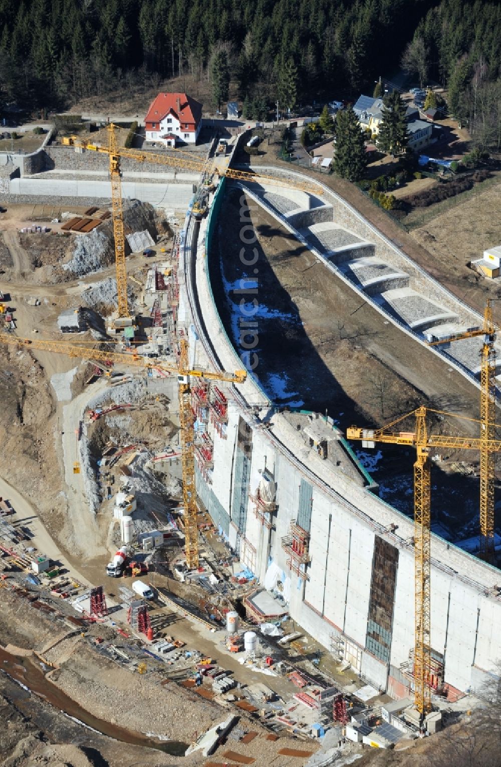 Aerial photograph Klingenberg - Construction site for the reconstruction of the dam wall Wasserkraftwerk Klingenberg in Klingenberg in the state Saxony, Germany