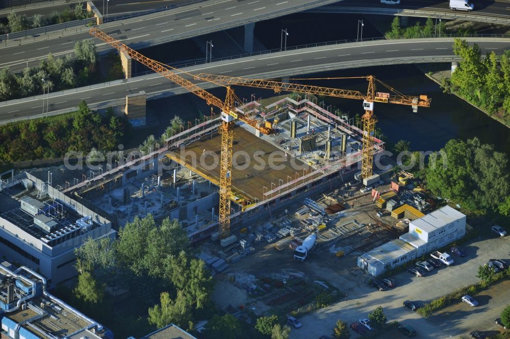 Berlin Neukölln from above - Construction of a new manufacturing sterilization on the premises of BIOTRONIK SE & Co. KG in Woermannkehre in Berlin Neukölln