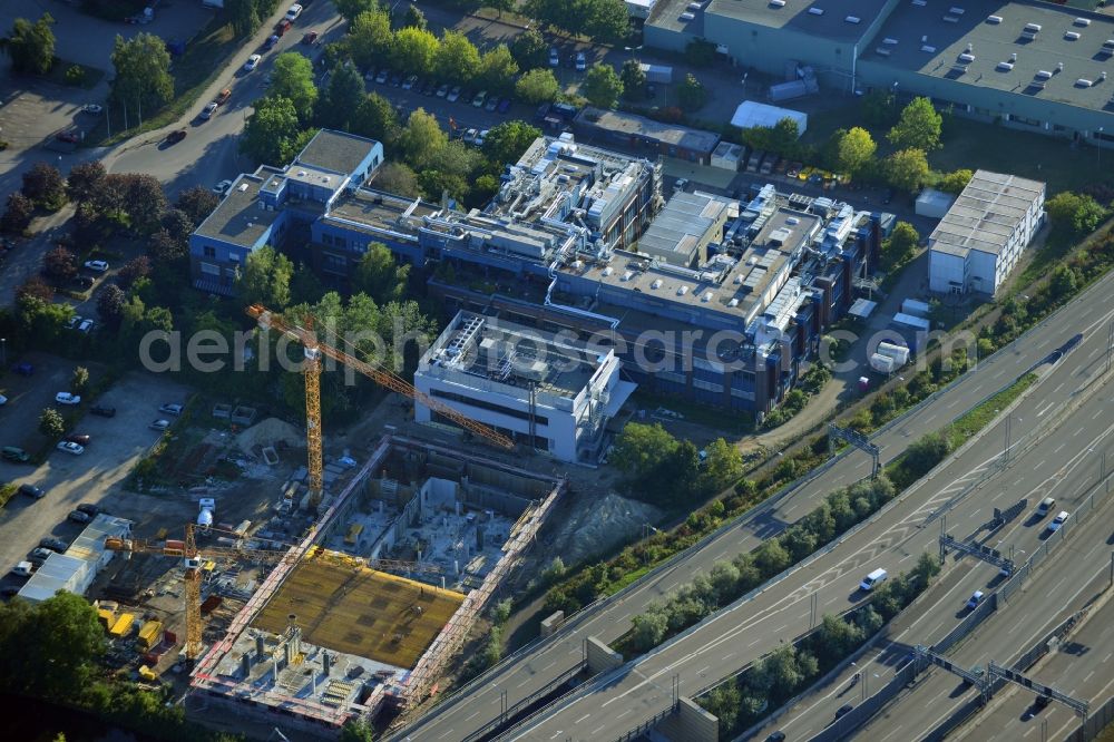 Berlin Neukölln from the bird's eye view: Construction of a new manufacturing sterilization on the premises of BIOTRONIK SE & Co. KG in Woermannkehre in Berlin Neukölln