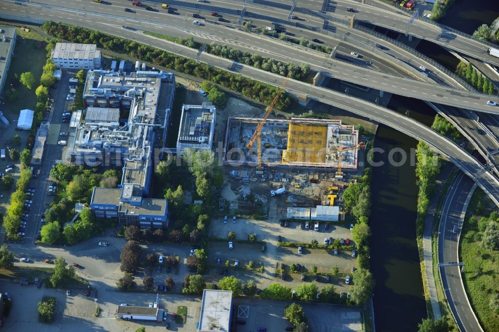 Berlin Neukölln from above - Construction of a new manufacturing sterilization on the premises of BIOTRONIK SE & Co. KG in Woermannkehre in Berlin Neukölln