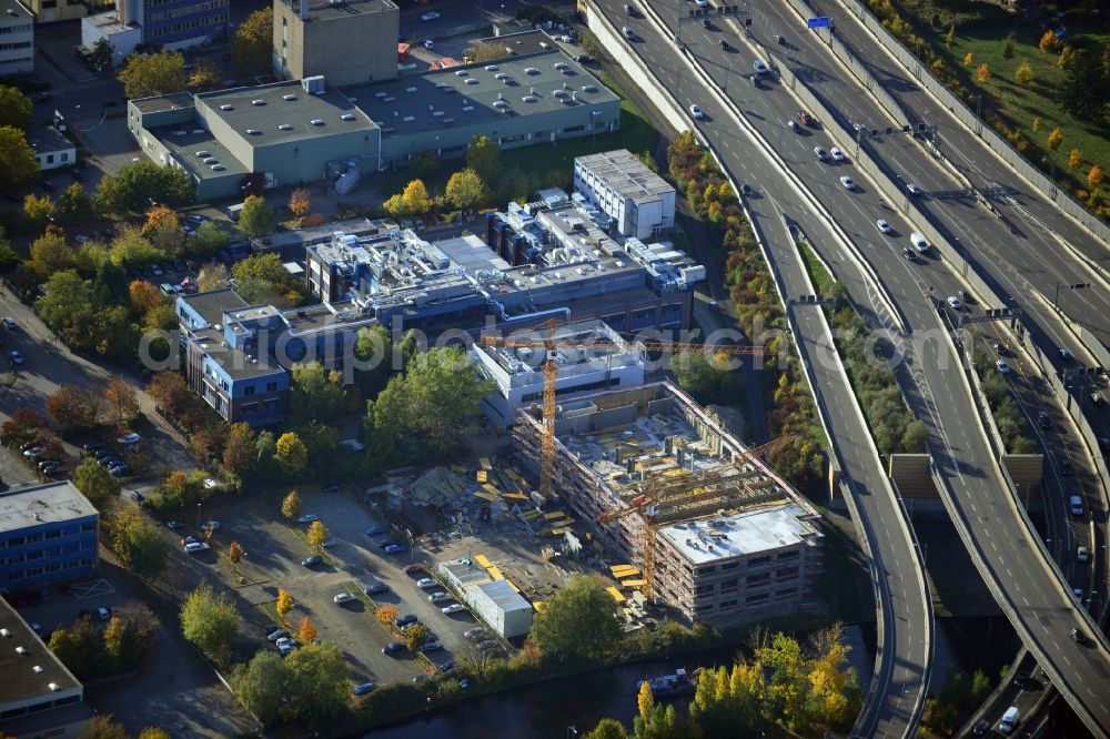 Aerial image Berlin Neukölln - Construction of a new manufacturing sterilization on the premises of BIOTRONIK SE & Co. KG in Woermannkehre in Berlin Neukölln