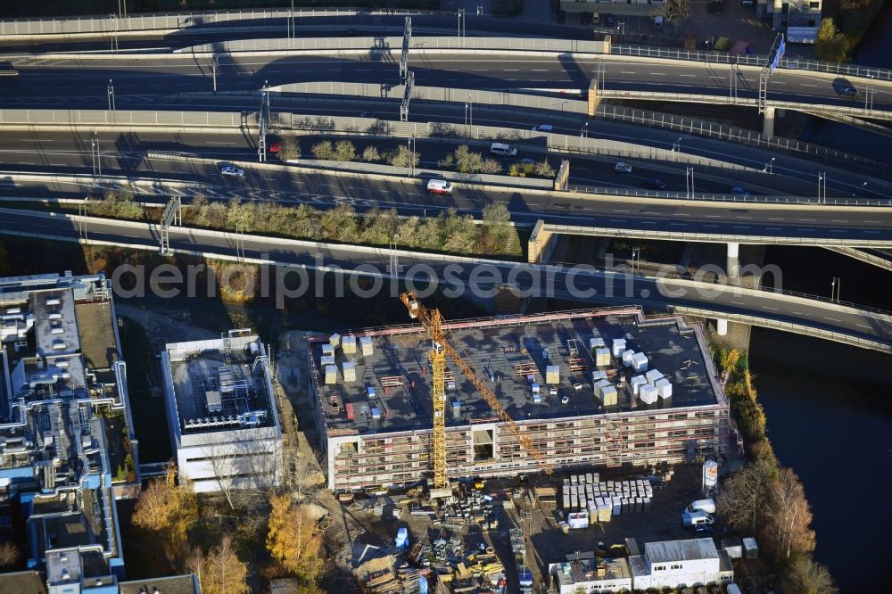 Berlin from the bird's eye view: Construction of a new manufacturing sterilization on the premises of BIOTRONIK SE & Co. KG in Woermannkehre in Berlin Neukölln